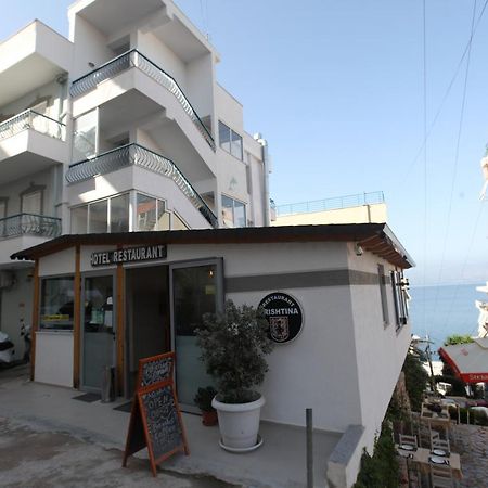 Hotel Prishtina Sarande Bagian luar foto