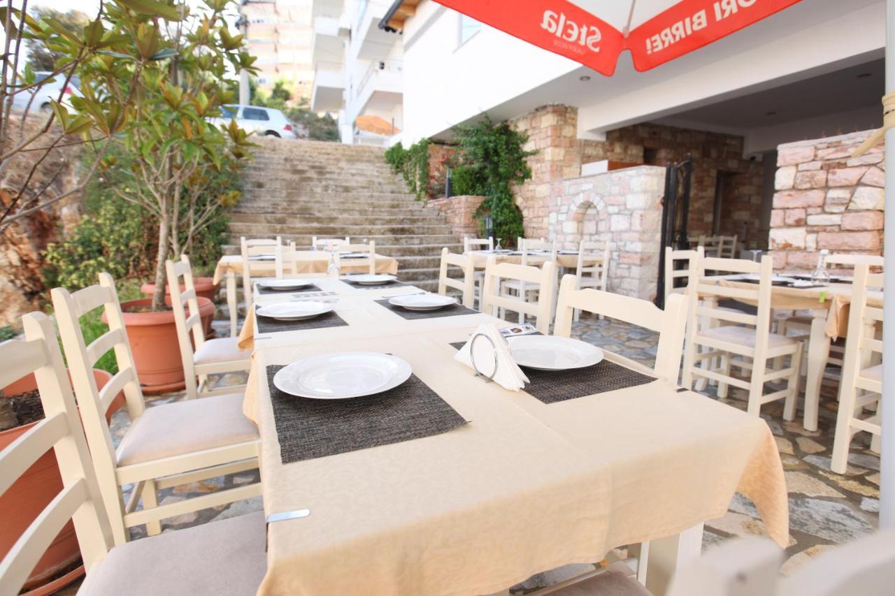 Hotel Prishtina Sarande Bagian luar foto