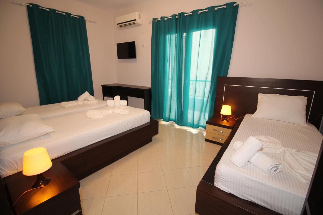 Hotel Prishtina Sarande Bagian luar foto
