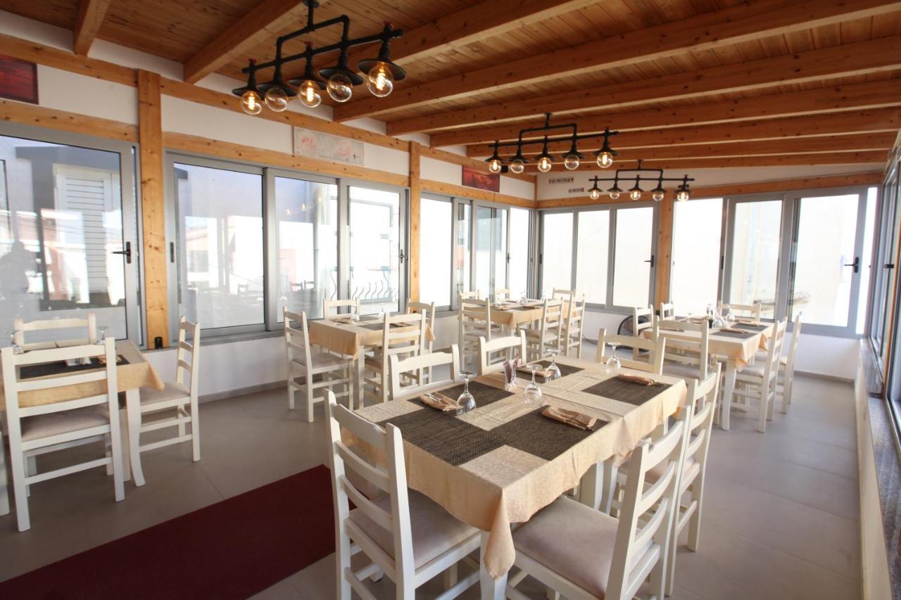 Hotel Prishtina Sarande Bagian luar foto